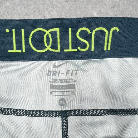 NIKE DRI-FIT RUNNING TIGHTS WOMEN’S XL GREEN RELAY PATTERNED CROP 627075-369 - Picture 5 of 13